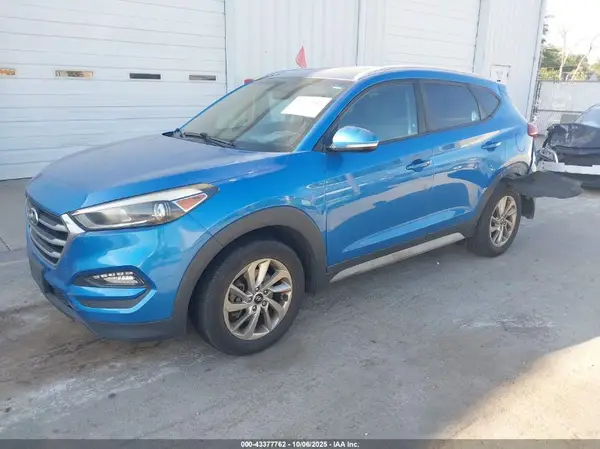 KM8J3CA48JU633074 2018 HYUNDAI TUCSON - Image 2