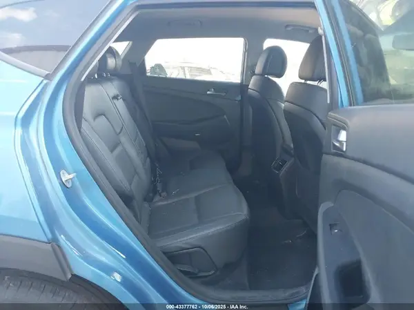 KM8J3CA48JU633074 2018 HYUNDAI TUCSON - Image 8