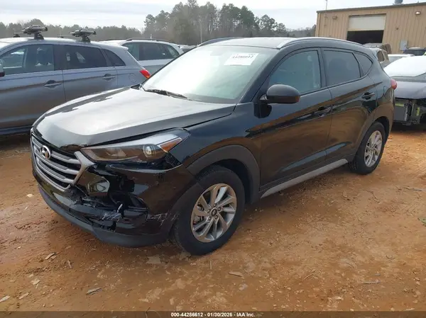 KM8J3CA48JU633835 2018 HYUNDAI TUCSON - Image 2