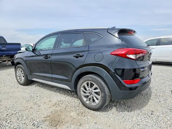 KM8J3CA48JU637061 2018 HYUNDAI TUCSON - Image 2