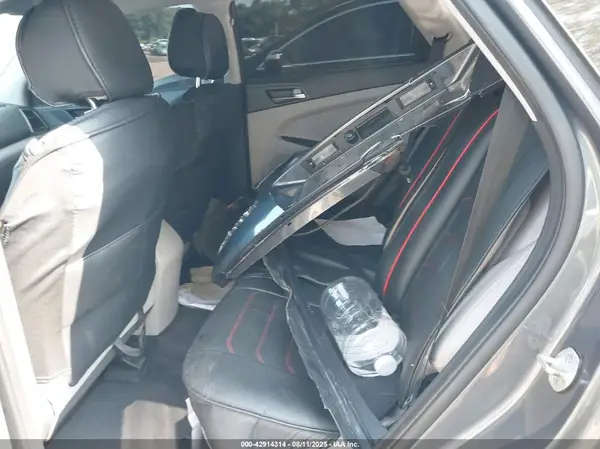 KM8J3CA48JU637688 2018 HYUNDAI TUCSON - Image 8