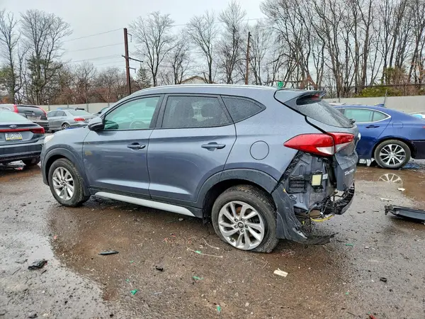 KM8J3CA48JU647279 2018 HYUNDAI TUCSON - Image 2