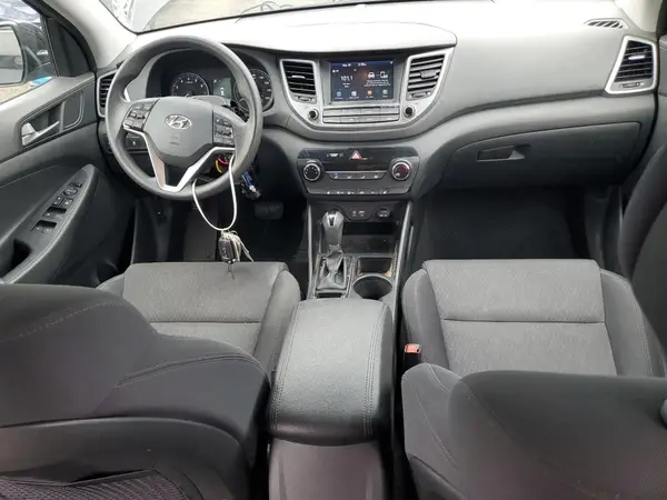 KM8J3CA48JU651283 2018 HYUNDAI TUCSON - Image 8