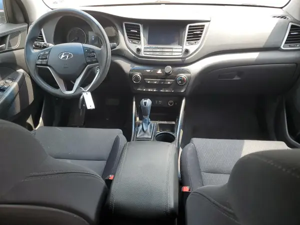 KM8J3CA48JU654958 2018 HYUNDAI TUCSON - Image 8