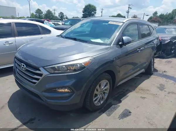 KM8J3CA48JU660629 2018 HYUNDAI TUCSON - Image 2