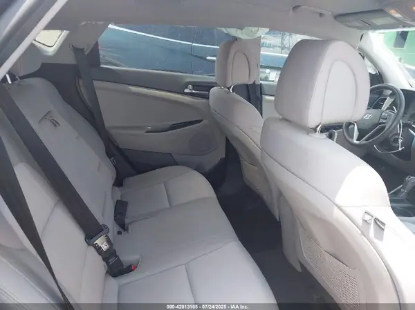 KM8J3CA48JU660629 2018 HYUNDAI TUCSON - Image 8