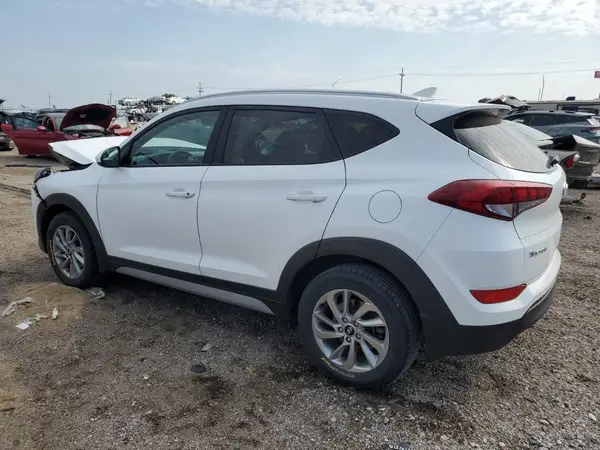 KM8J3CA48JU667225 2018 HYUNDAI TUCSON - Image 2