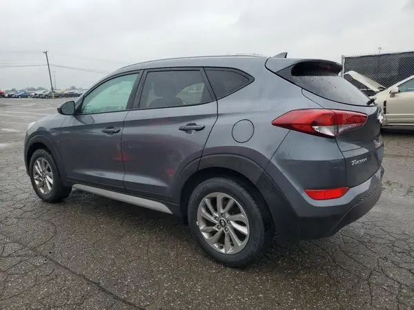 KM8J3CA48JU670349 2018 HYUNDAI TUCSON - Image 2