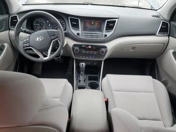 KM8J3CA48JU670349 2018 HYUNDAI TUCSON - Image 8