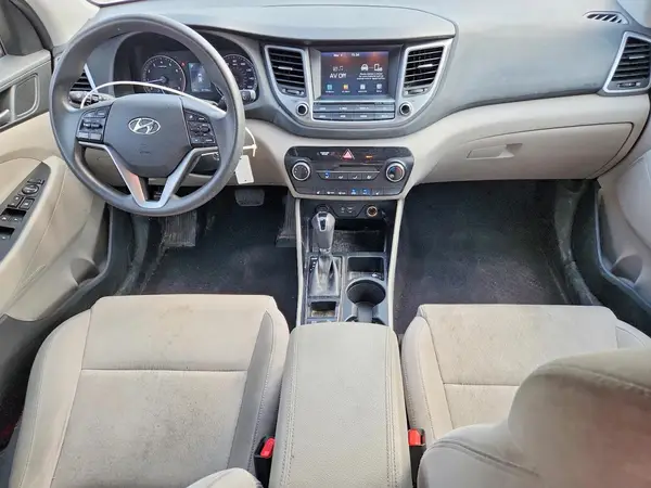 KM8J3CA48JU671811 2018 HYUNDAI TUCSON - Image 8