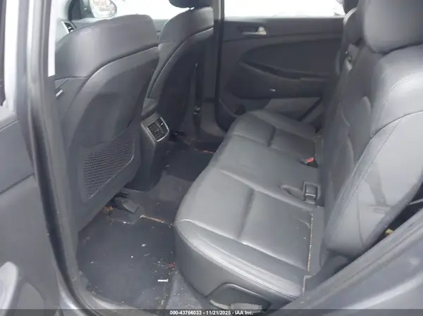 KM8J3CA48JU680590 2018 HYUNDAI TUCSON - Image 8