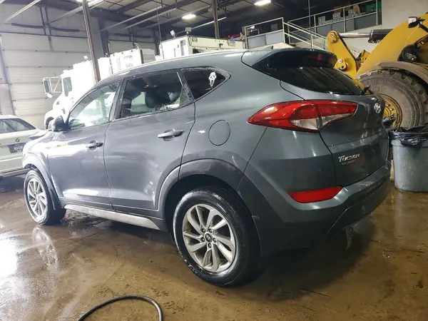 KM8J3CA48JU682713 2018 HYUNDAI TUCSON - Image 2