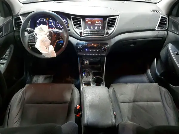 KM8J3CA48JU682713 2018 HYUNDAI TUCSON - Image 8