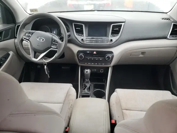 KM8J3CA48JU685157 2018 HYUNDAI TUCSON - Image 8