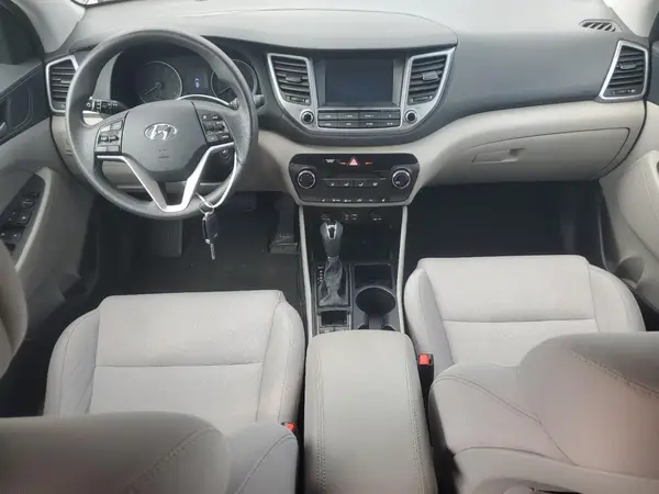 KM8J3CA48JU695252 2018 HYUNDAI TUCSON - Image 8
