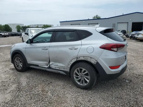 KM8J3CA48JU695901 2018 HYUNDAI TUCSON - Image 2