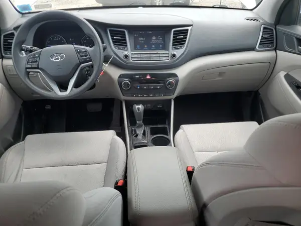 KM8J3CA48JU695901 2018 HYUNDAI TUCSON - Image 8