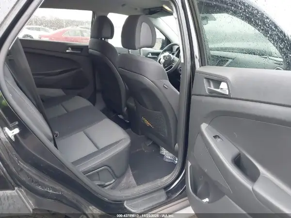 KM8J3CA48JU706945 2018 HYUNDAI TUCSON - Image 8