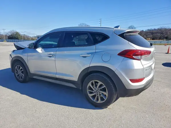 KM8J3CA48JU710638 2018 HYUNDAI TUCSON - Image 2