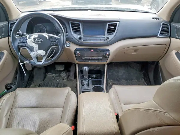 KM8J3CA48JU711580 2018 HYUNDAI TUCSON - Image 8