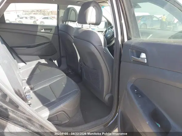KM8J3CA48JU727973 2018 HYUNDAI TUCSON - Image 8