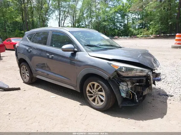 KM8J3CA48JU728282 2018 HYUNDAI TUCSON - Image 1
