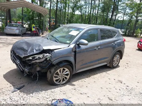 KM8J3CA48JU728282 2018 HYUNDAI TUCSON - Image 2