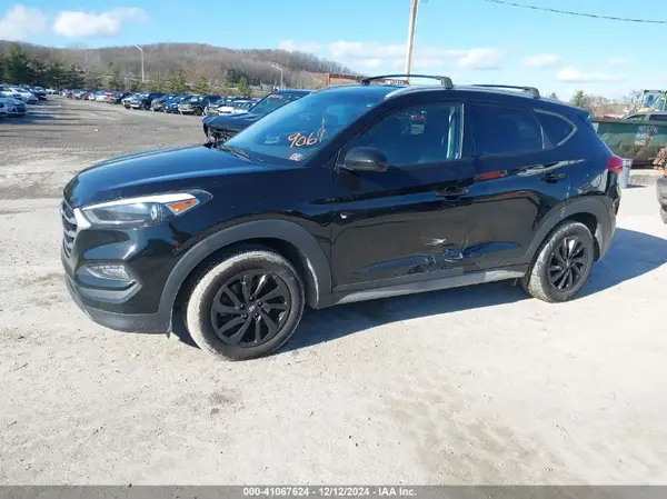 KM8J3CA48JU729061 2018 HYUNDAI TUCSON - Image 2