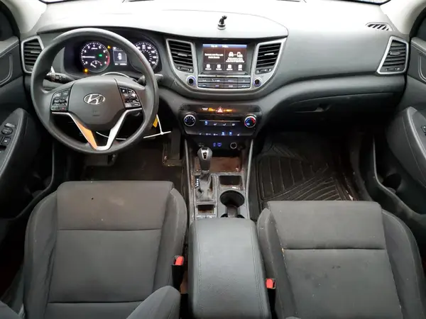 KM8J3CA48JU730906 2018 HYUNDAI TUCSON - Image 8