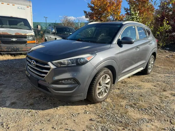 KM8J3CA48JU733742 2018 HYUNDAI TUCSON - Image 2