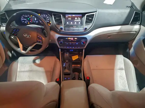 KM8J3CA48JU734681 2018 HYUNDAI TUCSON - Image 8