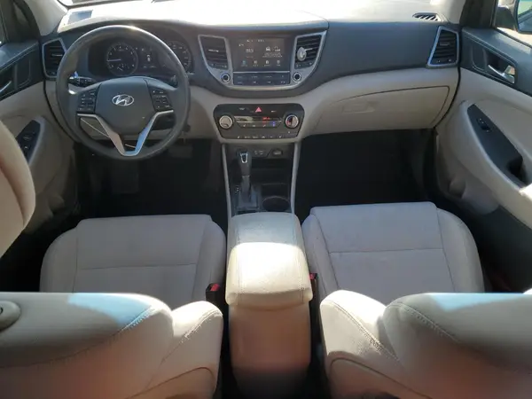KM8J3CA48JU735054 2018 HYUNDAI TUCSON - Image 8