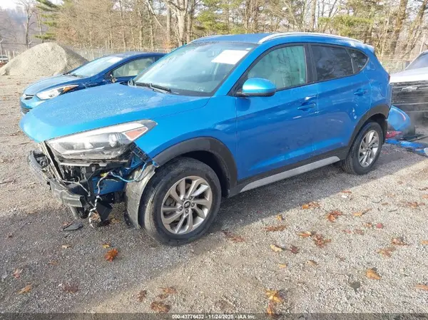 KM8J3CA48JU735605 2018 HYUNDAI TUCSON - Image 2