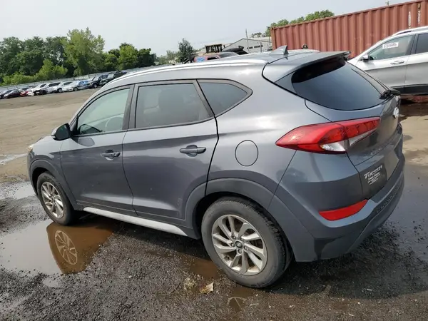 KM8J3CA48JU735717 2018 HYUNDAI TUCSON - Image 2