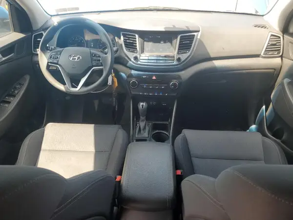 KM8J3CA48JU735815 2018 HYUNDAI TUCSON - Image 8