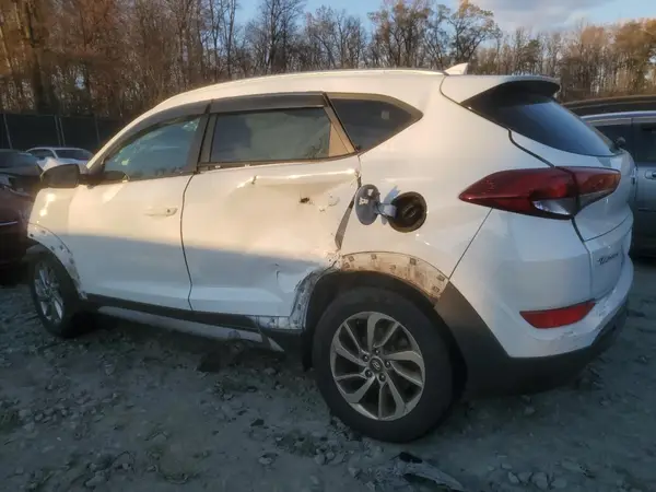 KM8J3CA48JU739279 2018 HYUNDAI TUCSON - Image 2