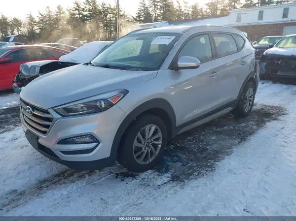 KM8J3CA48JU745034 2018 HYUNDAI TUCSON - Image 2