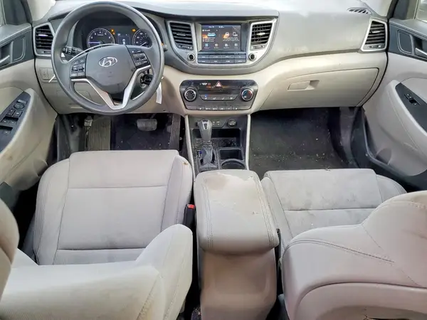 KM8J3CA48JU757197 2018 HYUNDAI TUCSON - Image 8