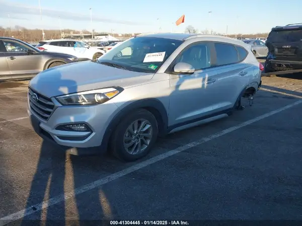 KM8J3CA48JU762268 2018 HYUNDAI TUCSON - Image 2
