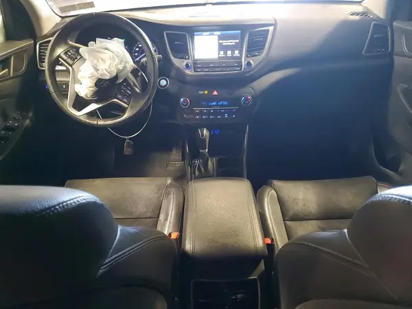 KM8J3CA48JU762383 2018 HYUNDAI TUCSON - Image 8