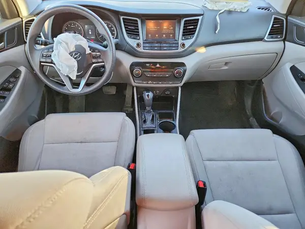 KM8J3CA48JU762402 2018 HYUNDAI TUCSON - Image 8