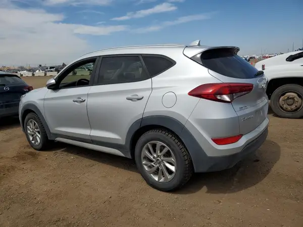 KM8J3CA48JU767759 2018 HYUNDAI TUCSON - Image 2