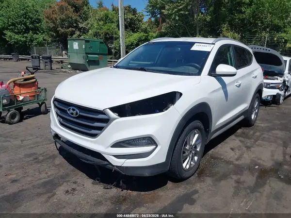 KM8J3CA48JU772993 2018 HYUNDAI TUCSON - Image 2