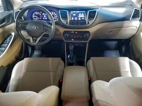 KM8J3CA48JU773531 2018 HYUNDAI TUCSON - Image 8