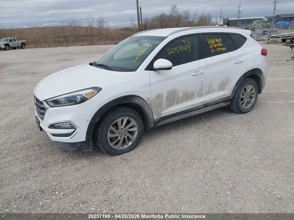 KM8J3CA48JU777417 2018 HYUNDAI TUCSON - Image 2