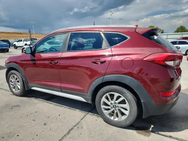 KM8J3CA48JU796677 2018 HYUNDAI TUCSON - Image 2