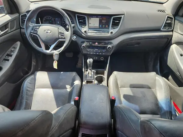 KM8J3CA48JU796677 2018 HYUNDAI TUCSON - Image 8