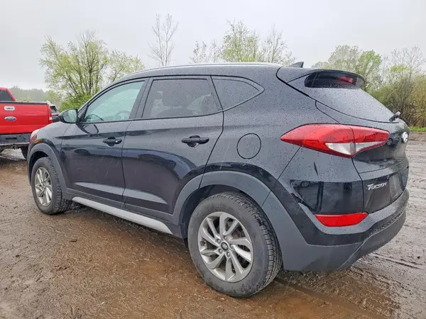 KM8J3CA48JU806298 2018 HYUNDAI TUCSON - Image 2