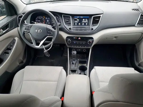 KM8J3CA48JU806298 2018 HYUNDAI TUCSON - Image 8