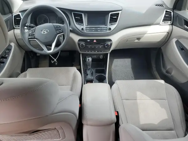 KM8J3CA48JU811520 2018 HYUNDAI TUCSON - Image 8
